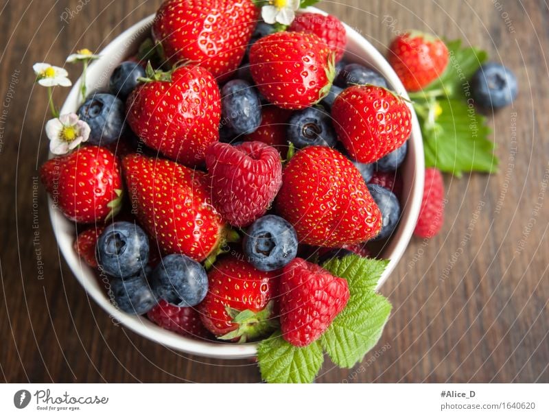 Berries season Healthy Healthy Eating Nature Fresh Good Delicious Natural Juicy Blue Brown Multicoloured Green Red "Strawberries Raspberry blueberries