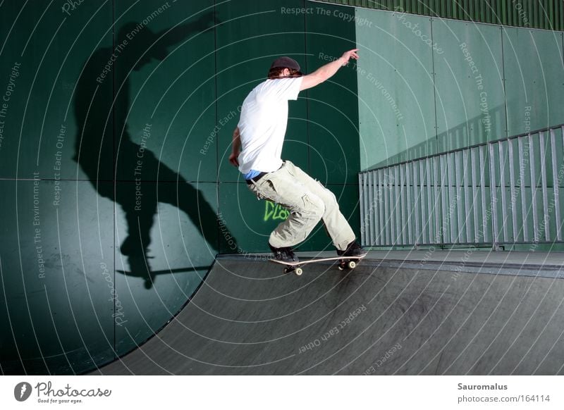 shadow plays Colour photo Exterior shot Day Flash photo Central perspective Forward Skateboard Funsport miniramp Halfpipe Shadow Sports