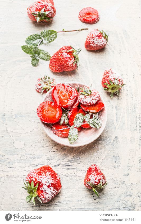 Bowl of strawberries sliced with icing sugar Food Lettuce Salad Fruit Dessert Nutrition Breakfast Buffet Brunch Organic produce Vegetarian diet Diet Plate Style