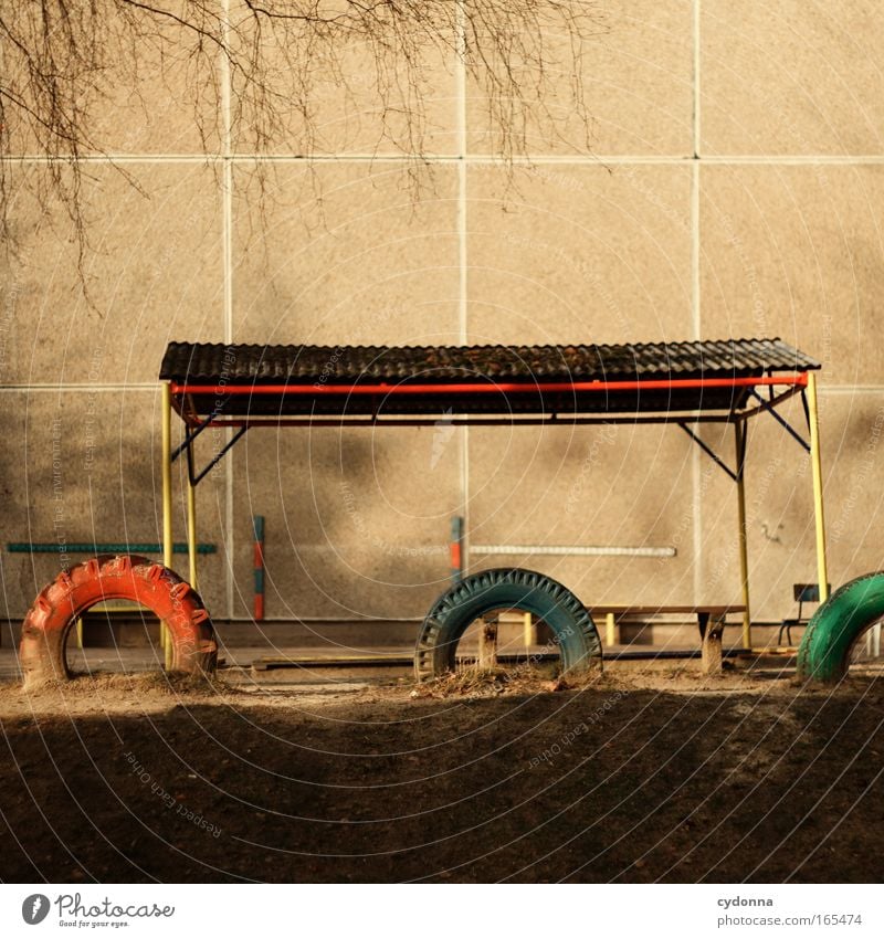 piece of cake Colour photo Exterior shot Deserted Copy Space top Copy Space bottom Day Sunlight Deep depth of field Central perspective Playing Parenting