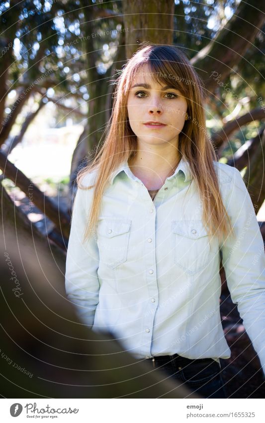 portrait Feminine Young woman Youth (Young adults) 1 Human being 18 - 30 years Adults Beautiful weather Colour photo Exterior shot Day Shallow depth of field