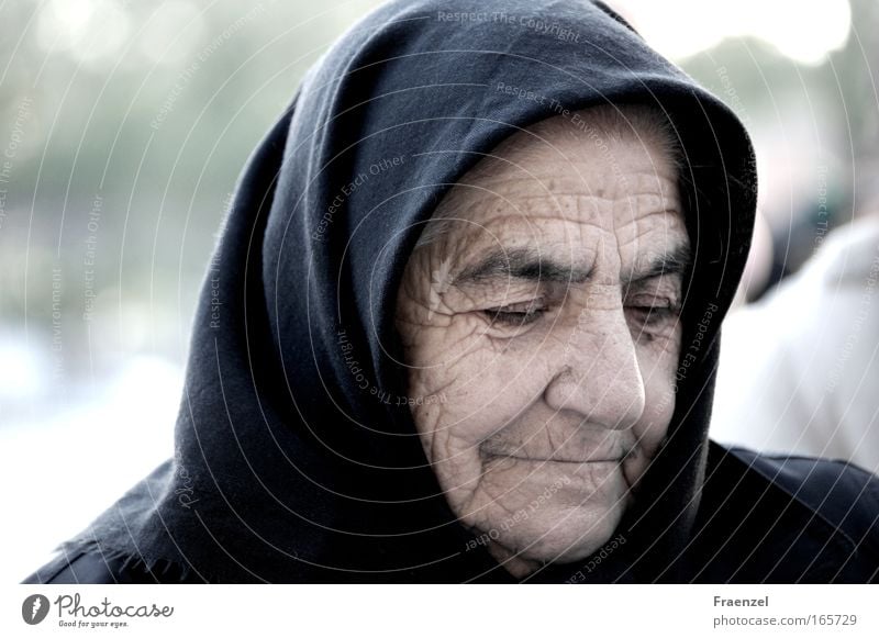 time drawing Colour photo Subdued colour Exterior shot Day Long shot Portrait photograph Downward Human being Female senior Woman Grandmother Senior citizen