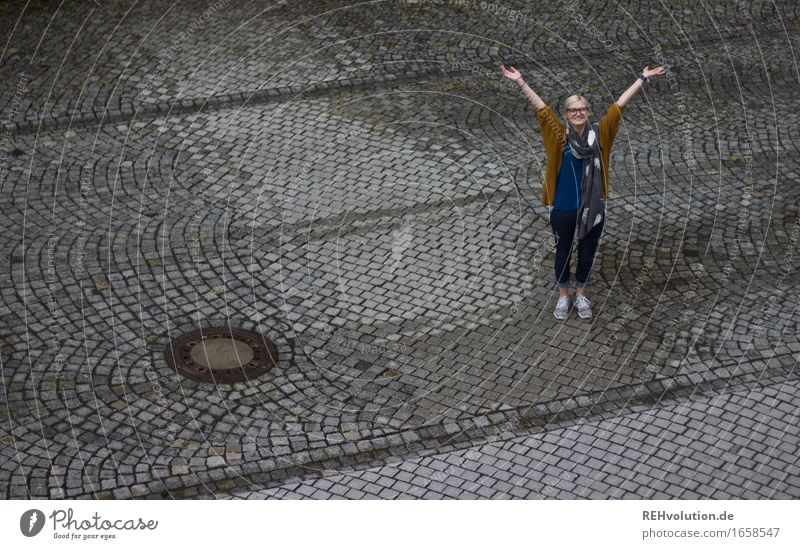 Jule's cheering. Human being Feminine Young woman Youth (Young adults) 1 18 - 30 years Adults Street Feasts & Celebrations Smiling Study Exceptional Blonde