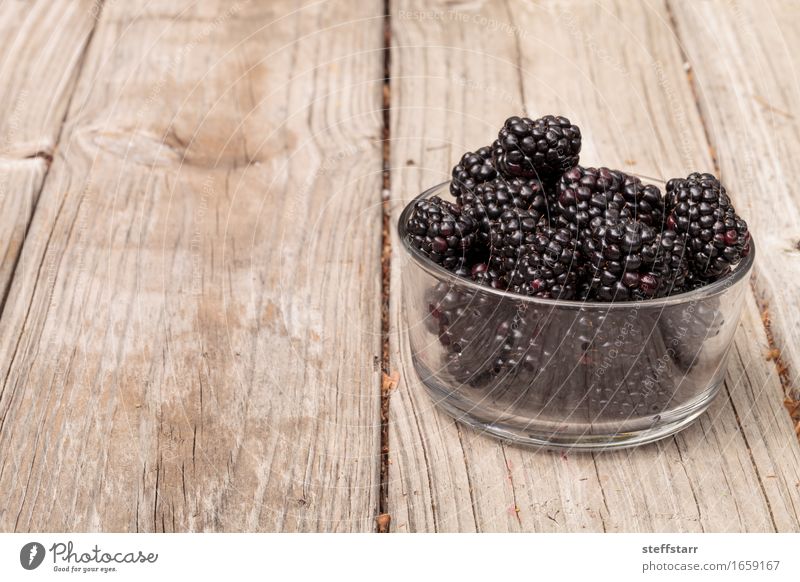 Clear glass bowl of ripe blackberries Food Fruit Nutrition Eating Breakfast Picnic Organic produce Vegetarian diet Diet Bowl Lifestyle Beautiful Healthy