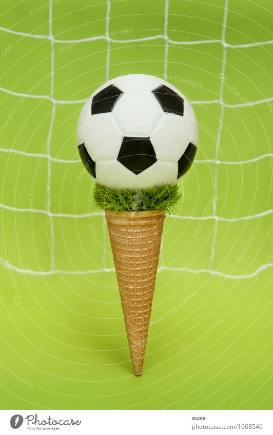 EM ice cream + topping Eating Fast food Design Joy Playing Feasts & Celebrations Sports Ball sports Sporting event Success Soccer Football pitch Gastronomy Net