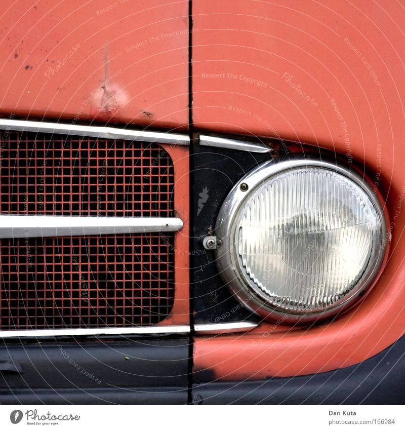 L 319 Colour photo Subdued colour Exterior shot Detail Deserted Copy Space top Day Contrast Deep depth of field Transport Logistics Truck Vintage car