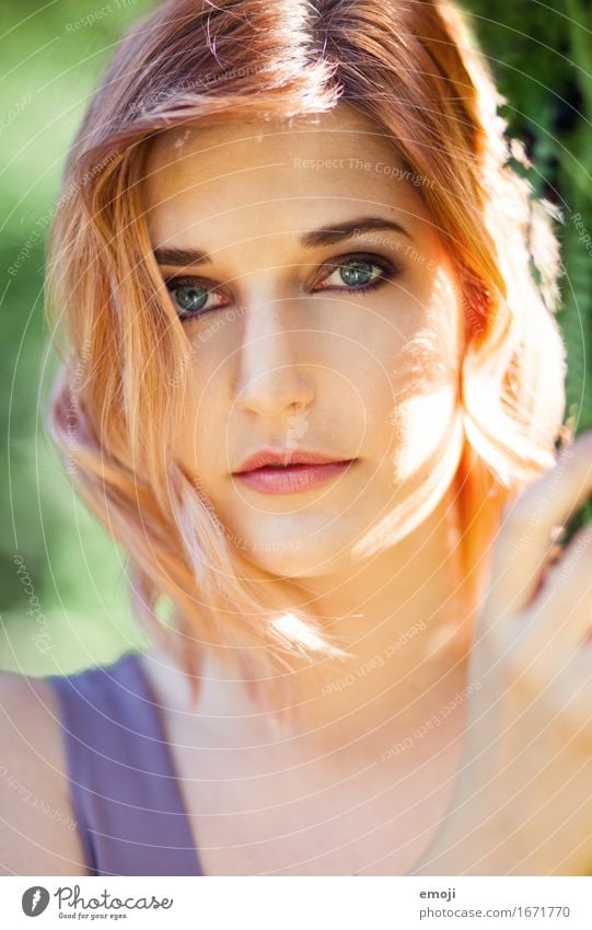 pretty Feminine Young woman Youth (Young adults) Face 1 Human being 18 - 30 years Adults Beautiful Colour photo Exterior shot Day Shallow depth of field