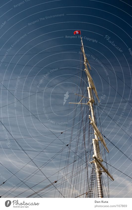 The Show-Mast go on. Colour photo Subdued colour Exterior shot Detail Deserted Copy Space left Copy Space right Day Deep depth of field Worm's-eye view