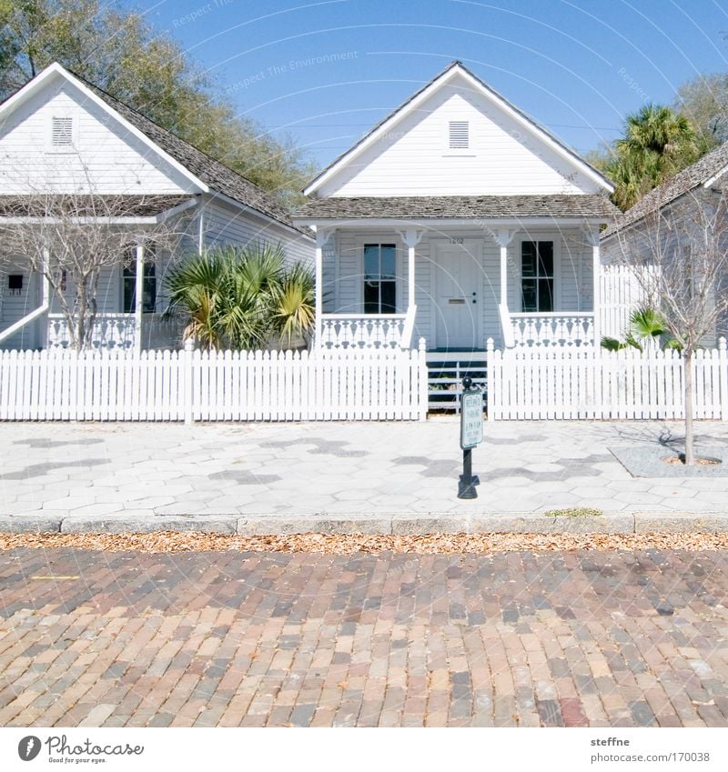 old-age residence Colour photo Exterior shot Copy Space bottom Day Tampa Ibor City USA Village Small Town Old town Deserted House (Residential Structure)