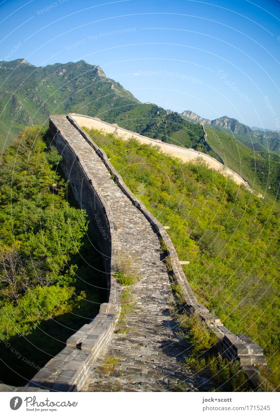 Border crossing big wall Sightseeing Mountain Cinese architecture Landscape Cloudless sky Beautiful weather Manmade structures Tourist Attraction Landmark