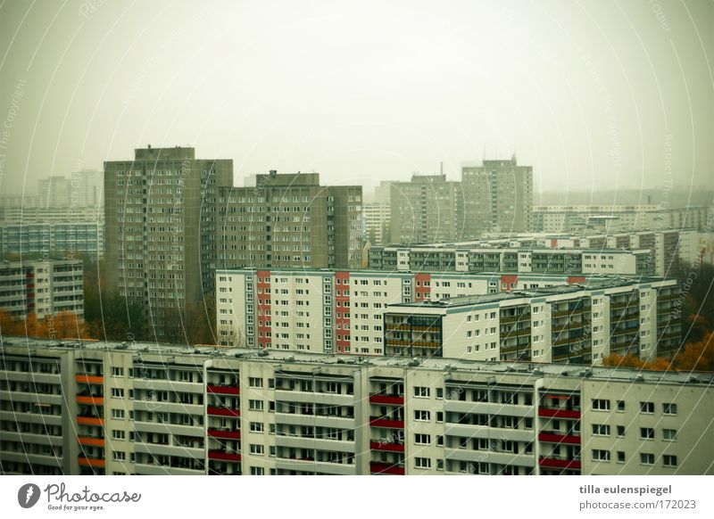 good morning sunshine Colour photo Subdued colour Exterior shot Deserted Dawn Bird's-eye view Long shot Berlin House (Residential Structure) High-rise Stone