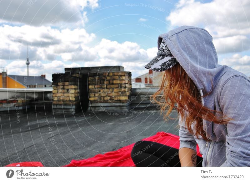 hair Human being Feminine Young woman Youth (Young adults) Head 1 13 - 18 years Berlin Town Capital city Downtown Old town Skyline Roof Tourist Attraction