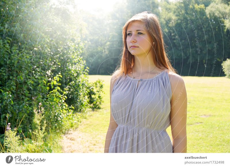 young woman in a park with sun flare Lifestyle Leisure and hobbies Summer Sun Human being Feminine Young woman Youth (Young adults) Woman Adults 1 18 - 30 years