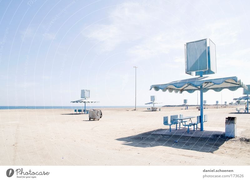 picnic Subdued colour Deserted Copy Space left Copy Space top Copy Space bottom Sunlight Back-light High-key Sand Sky Cloudless sky Warmth Beach Trashy Dry Blue