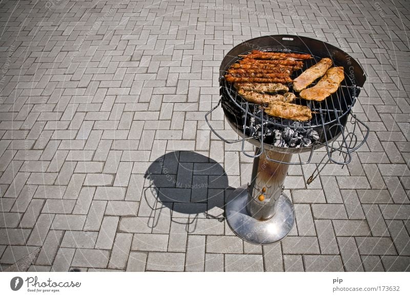 flesh Deserted Day Bird's-eye view Meat Sausage Steak Escalope Bratwurst Small sausage Barbecue (event) Barbecue (apparatus) Paving stone Hot Delicious