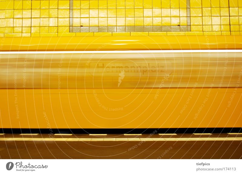 Hermannplatz Interior shot Copy Space top Copy Space bottom Artificial light Motion blur Closing time Capital city Train station Wall (barrier) Wall (building)