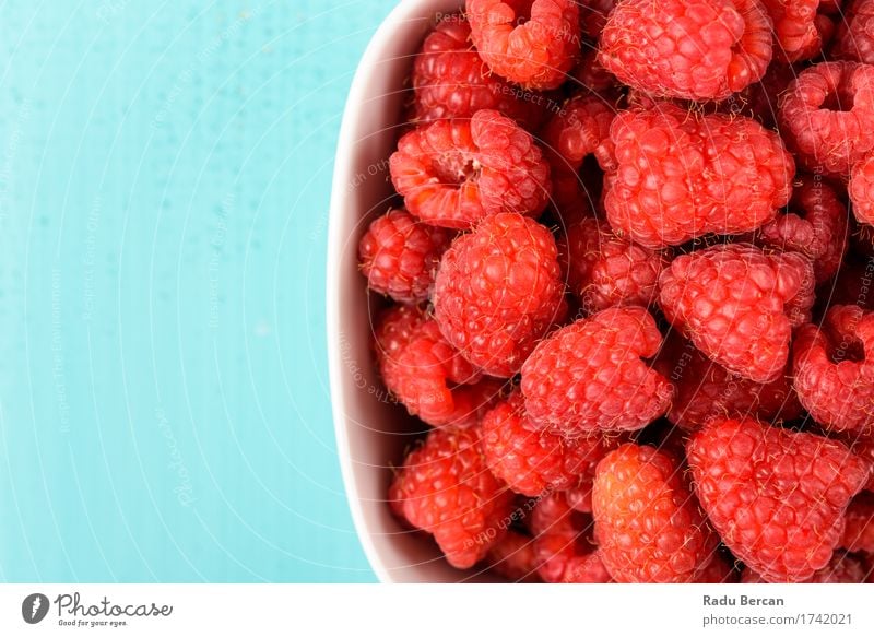 Bowl Of Fresh Raspberries Food Fruit Nutrition Eating Breakfast Organic produce Vegetarian diet Diet Healthy Eating Nature To feed Feeding Beautiful Round Juicy