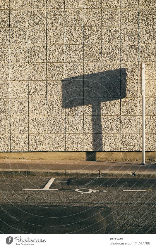 shadow shield Town Downtown Deserted Bank building Park Places Marketplace City hall Parking garage Manmade structures Building Architecture Wall (barrier)