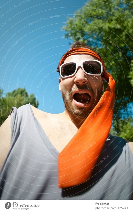 900 - party on Colour photo Multicoloured Exterior shot Day Sunlight Wide angle Upper body Looking into the camera Forward Lifestyle Well-being