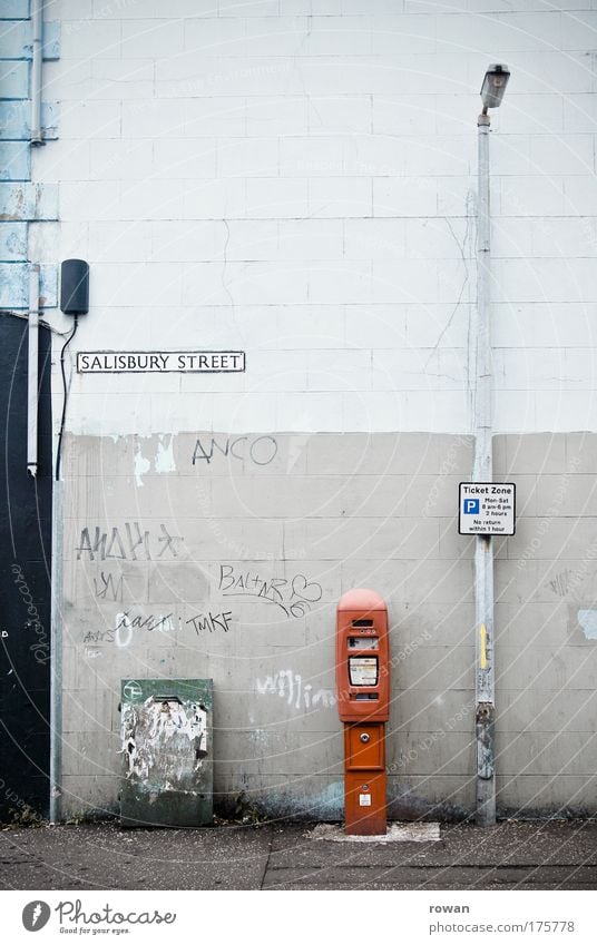 salisbury street Colour photo Subdued colour Exterior shot Deserted Copy Space top Copy Space middle Day Town Manmade structures Building Architecture