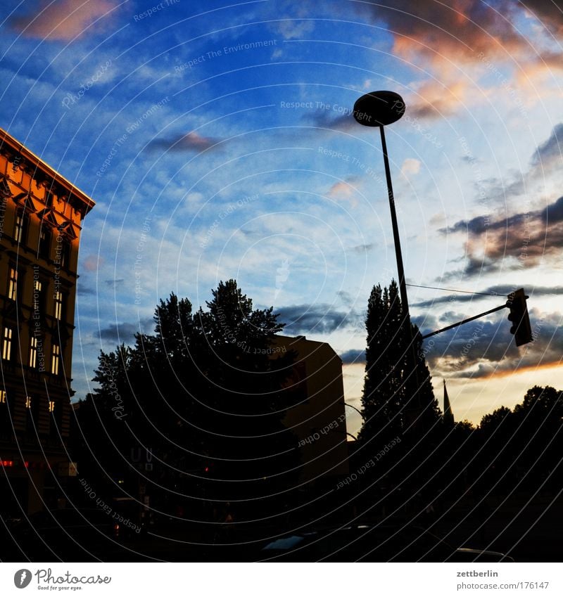 Kleistpark Evening Architecture Berlin Cumulus Twilight Dramatic Dramatic art Menacing Building Thunder and lightning Storm clouds House (Residential Structure)