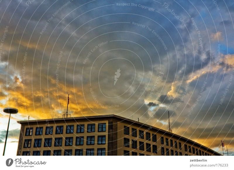 thunderstorms Evening Architecture Berlin Cumulus Twilight Dramatic Dramatic art Menacing Building Thunder and lightning Storm clouds