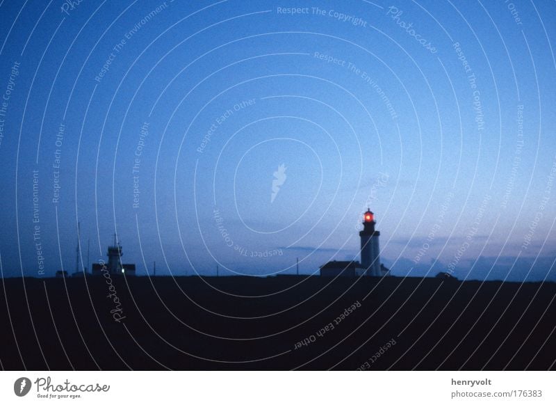 La nuit tombe sur le Stiff Colour photo Exterior shot Deserted Copy Space top Twilight Shadow Sunrise Sunset Wide angle Sky Night sky Island Ouessant Finistere