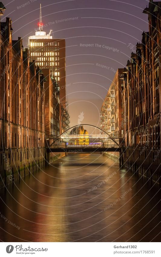 Fleet bridge Speicherstadt Hamburg at night Office Economy Media industry Business Company Museum Print media Water Port City Old town Industrial plant Harbour