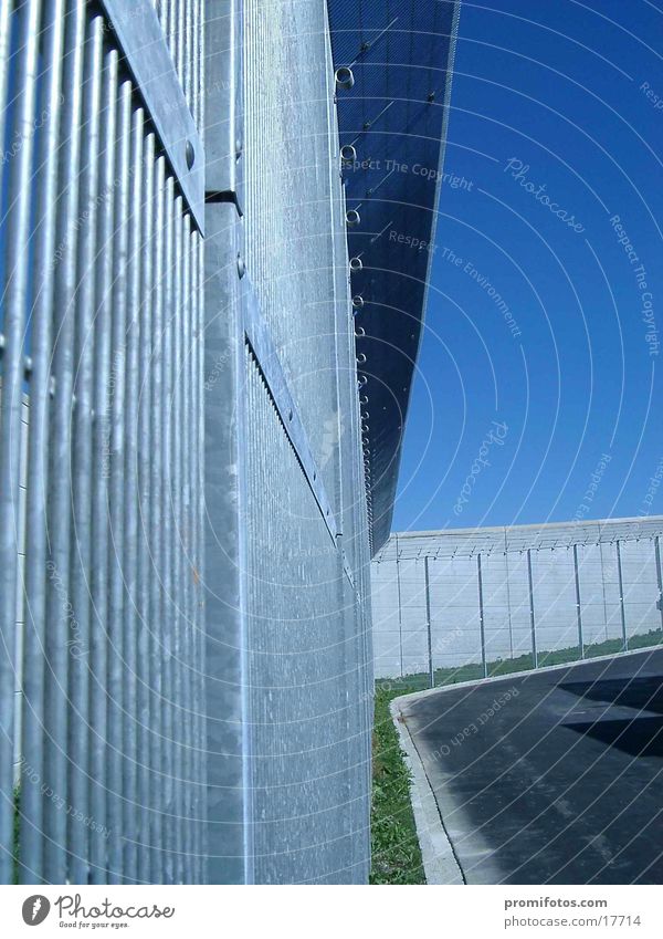 Prison fence of the Kempten correctional facility. Photo: Alexander Hauk jailer Economy Anticipation Optimism Disciplined Stress Distress Society Fence Allgäu