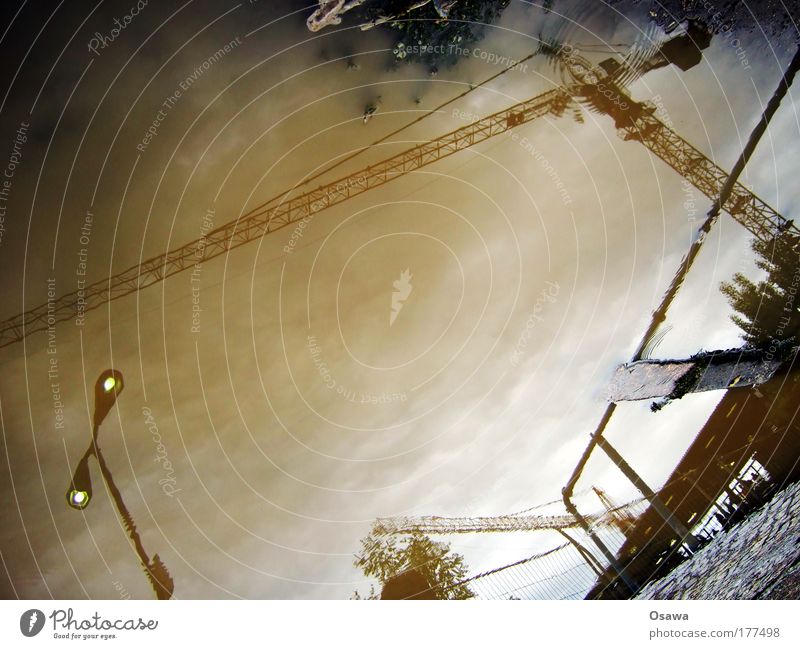 East Cross 29 Puddle Reflection Think Sky Clouds Covered Lantern Crane Cobblestones Water Mirror Rain Ostkreuz Construction site