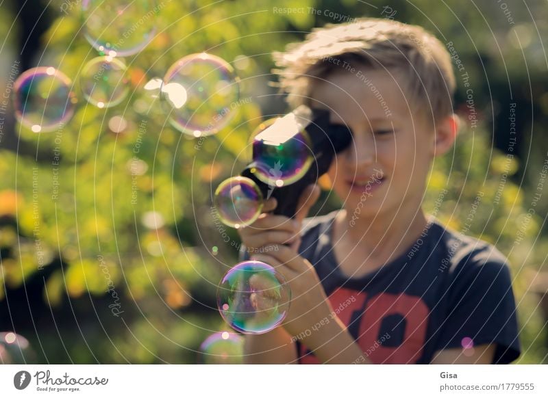 8ung Summer movie! - Super Sequence 1 Human being Masculine Child Boy (child) Infancy 8 - 13 years Film industry Video Beautiful weather Tree Garden Soap bubble