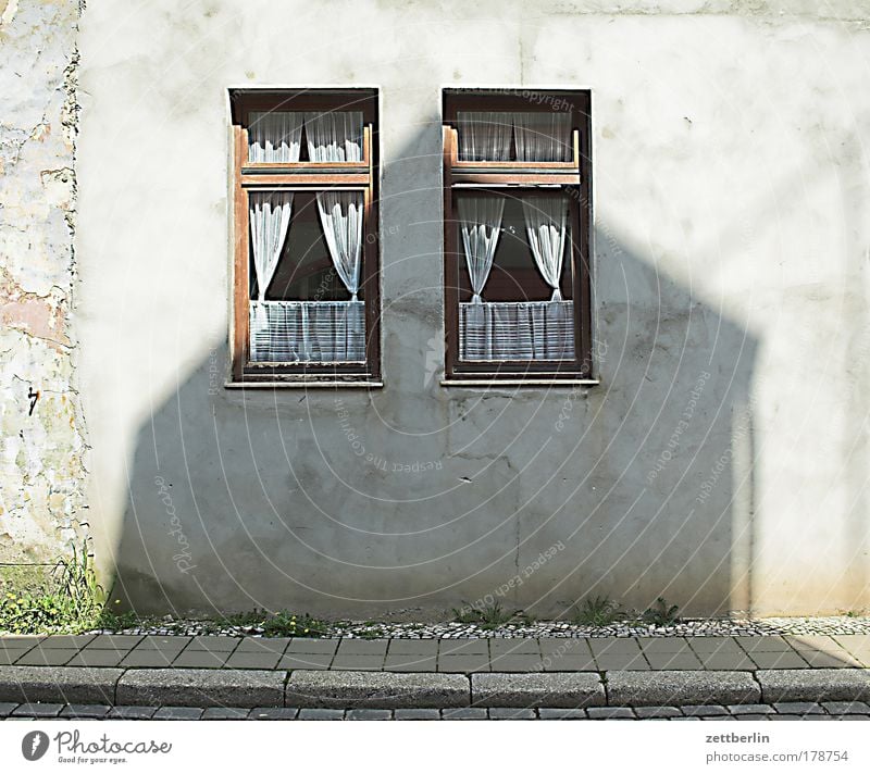 Aschersleben Window Window pane Slice House (Residential Structure) Wall (building) Facade Front side Street Small Town Curtain stores doll's room Couple