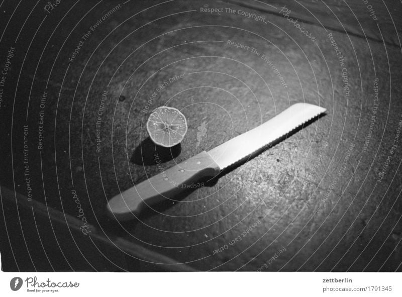 Lemon, 1985 Citrus fruits Half Knives Table-knife Cut Cooking Vitamin Healthy Healthy Eating Vegetarian diet Dish Food photograph Nutrition Black & white photo