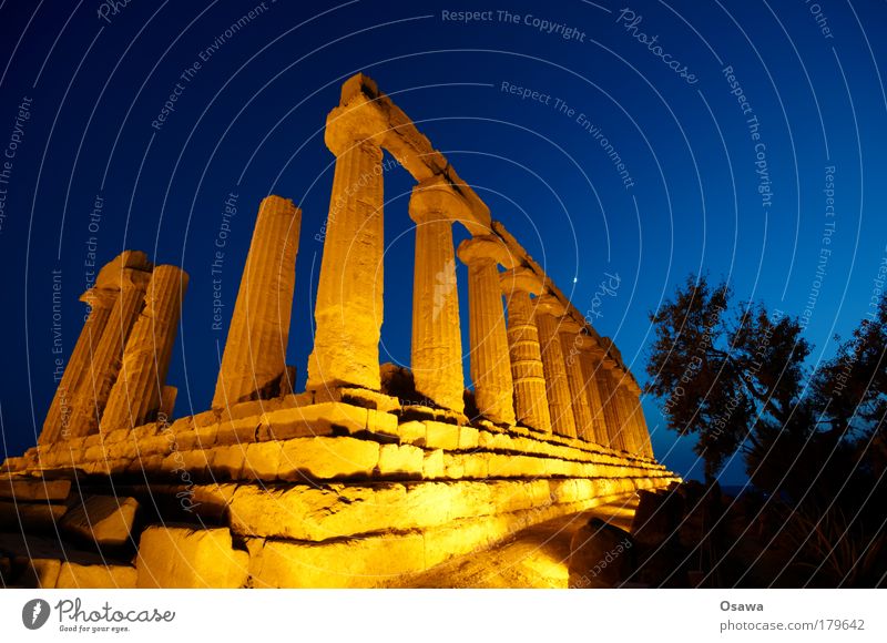 Valley of Temples 02 Ruin Ancient Manmade structures Building Architecture Greece Destruction Column Italy Sicily Agrigento Valley of the temple Twilight