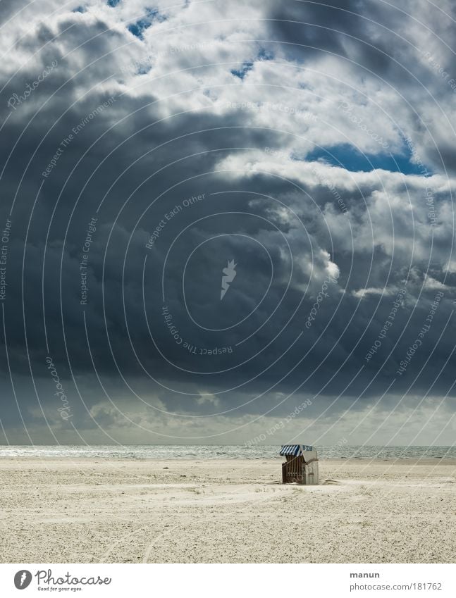 storm front Colour photo Subdued colour Exterior shot Deserted Copy Space left Copy Space top Copy Space bottom Copy Space middle Neutral Background Day Light