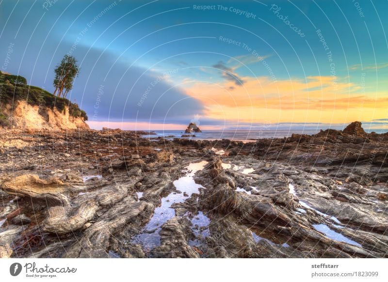 Little Corona Beach in Corona Del Mar Sky Sunrise Sunset Summer Coast Ocean Blue Brown Yellow Gold Violet Pink Turquoise Peaceful Serene Wanderlust