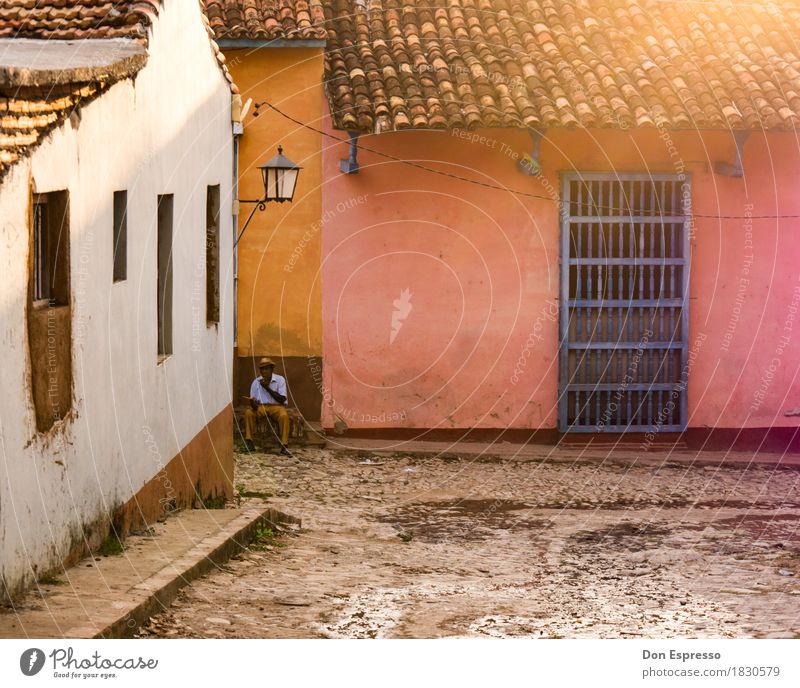 Trinidad Vacation & Travel Tourism City trip Human being Masculine Man Adults Male senior Trinidade Cuba House (Residential Structure) Wall (barrier)