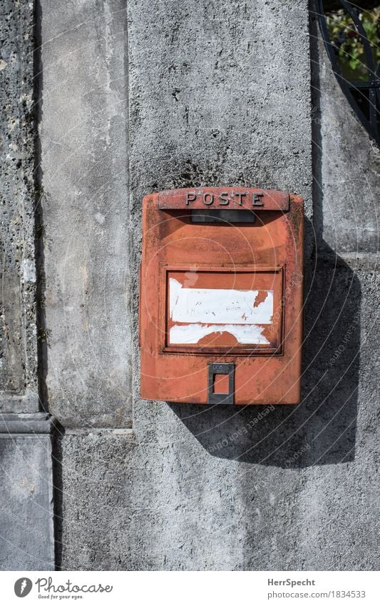 I feel so empty Wall (barrier) Wall (building) Mailbox Old Esthetic Retro Gray Red Italy Italian Colour photo Subdued colour Exterior shot Pattern