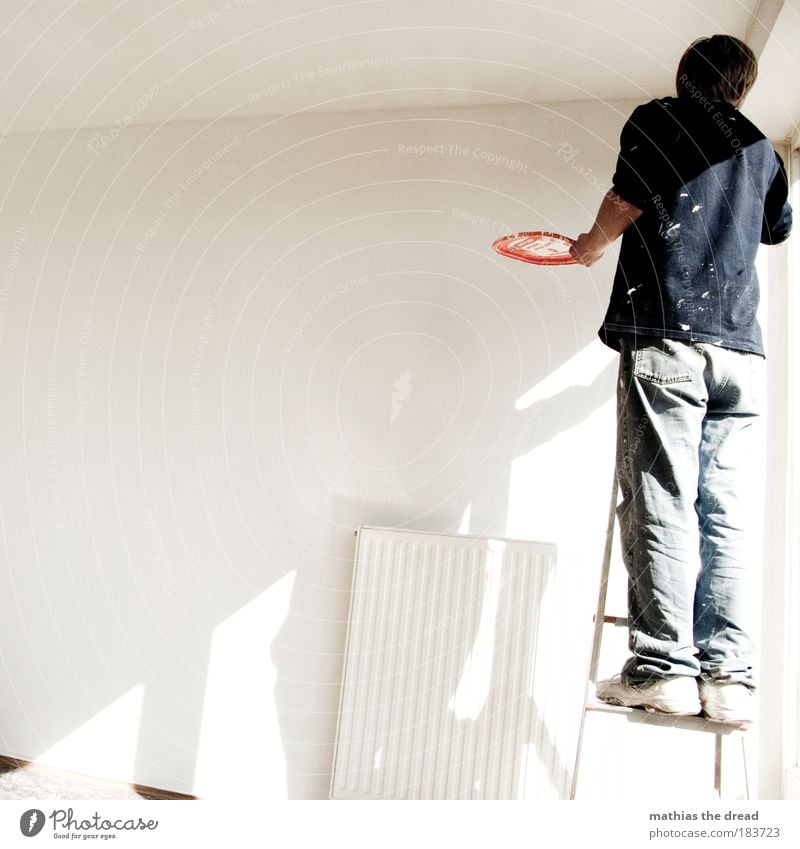 DOWN TO THE SMALLEST CORNER Subdued colour Interior shot Copy Space left Copy Space top Neutral Background Day Light Shadow Contrast Reflection Sunlight Sunbeam