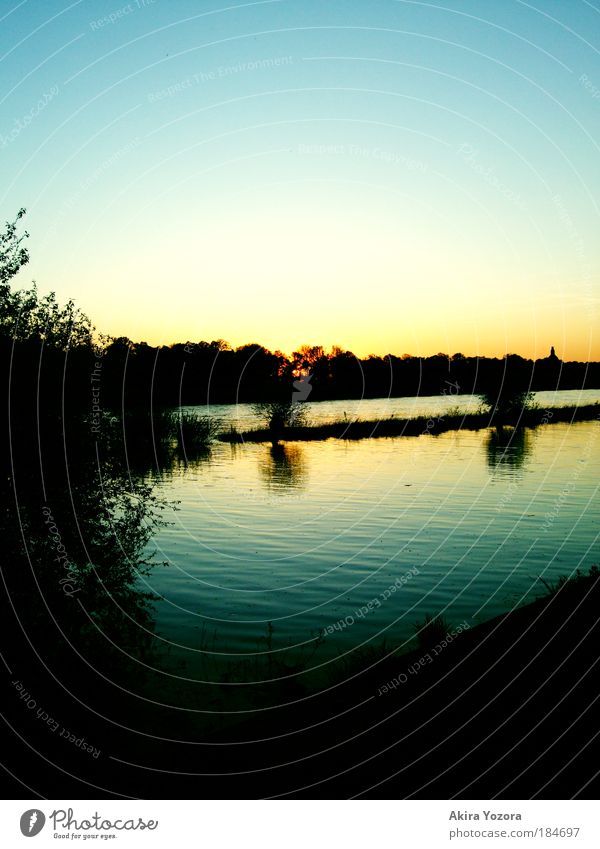 Silent Hope Colour photo Exterior shot Deserted Copy Space right Copy Space middle Neutral Background Evening Twilight Light Contrast Silhouette Reflection