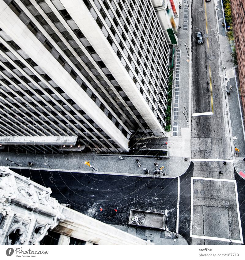 aberrant lines Pittsburgh USA Downtown High-rise Bank building Facade Motoring Street Crossroads Contentment Town Colour photo Subdued colour Exterior shot