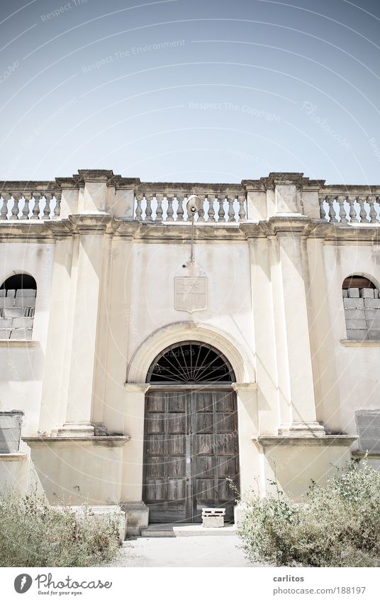 It Sindicat II Cloudless sky Summer Bushes Factory Balcony Handrail Column Arch Grating Stone Wood Old Esthetic Creepy Historic Warmth Blue White Secrecy Calm