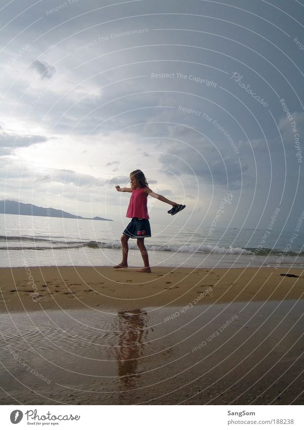 unattached Joy Happy Vacation & Travel Far-off places Freedom Summer Summer vacation Sun Beach Ocean Waves Human being Child Girl Infancy 1 3 - 8 years