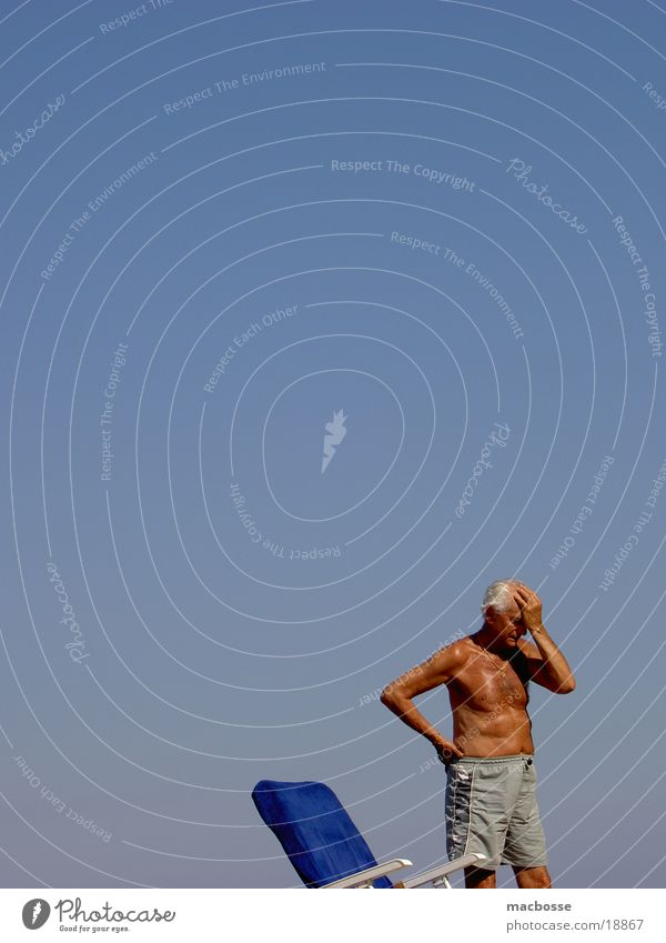 Old man in Spain Man South Senior citizen Light Style Places Free space Superior Sunburn Sunbathing Couch Deckchair Progress Sky Male senior Graffiti