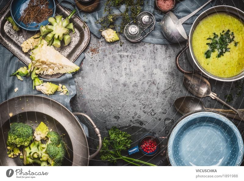 Green Romanesco and broccoli soup cooking Food Vegetable Soup Stew Nutrition Lunch Dinner Buffet Brunch Organic produce Vegetarian diet Diet Crockery Plate Bowl