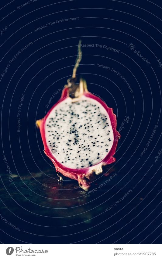 dragon fruit Food Fruit Organic produce Vegetarian diet Slow food Esthetic Simple Hip & trendy Wellness Dragonfruit Colour photo Interior shot Close-up Detail