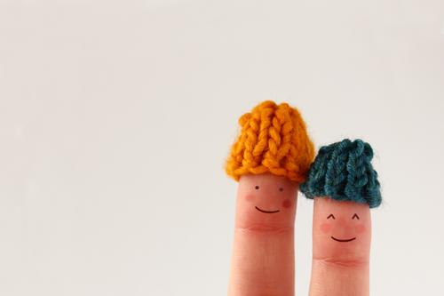 Pair of finger figures with small wool caps Style Happy Contentment Winter Human being Friendship Couple Head Fingers 2 Bad weather Ice Frost Cap Love Soft