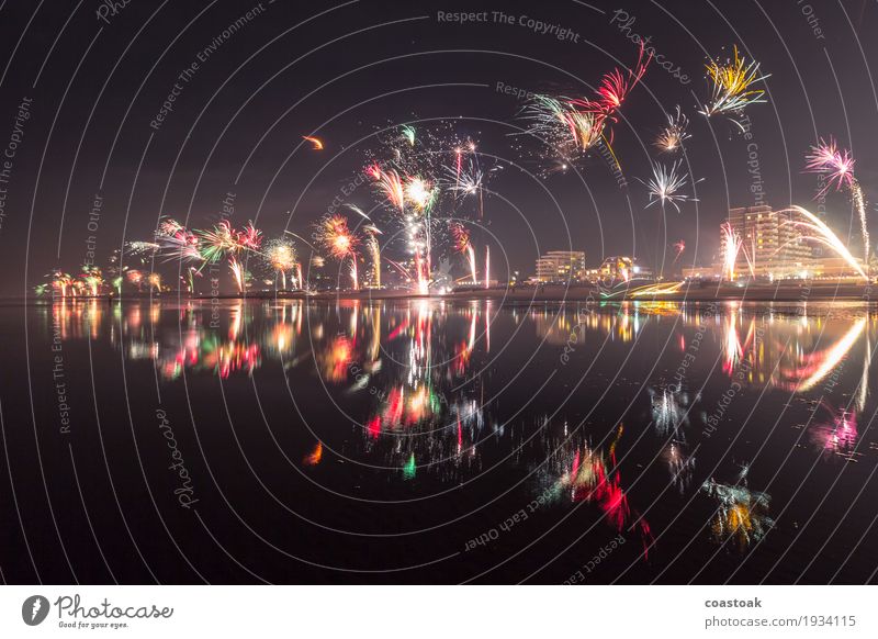 Fireworks over Duhnen Winter New Year's Eve Water Night sky Coast Cuxhaven Skyline Feasts & Celebrations Happiness Joie de vivre (Vitality) Anticipation