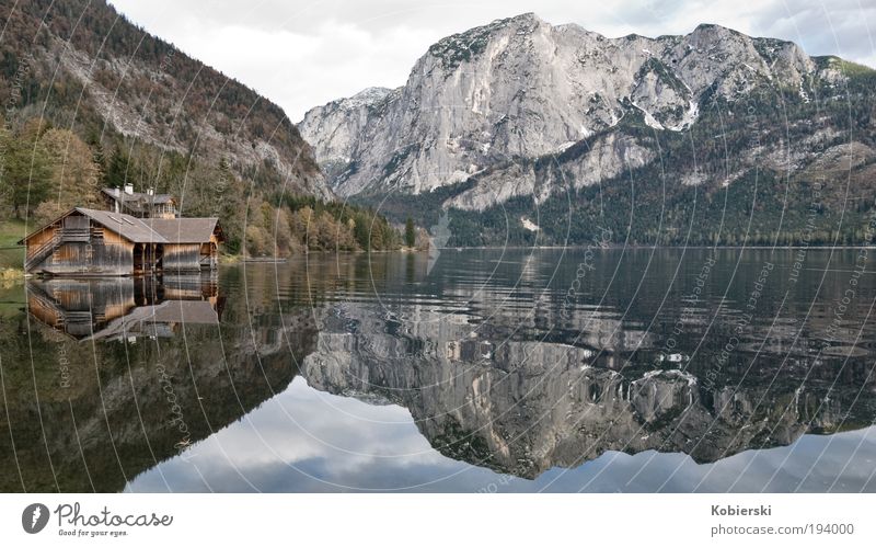 Altaussee Tourism Water Clouds Storm clouds Autumn Mountain Lake Exceptional Beautiful Calm Purity Loneliness Esthetic Uniqueness Relaxation Moody Value