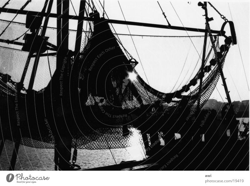 fishing nets Fishing net Fishing boat Lake Fishery Crab cutter Ocean Back-light Photo laboratory Navigation Harbour Black & white photo Contrast